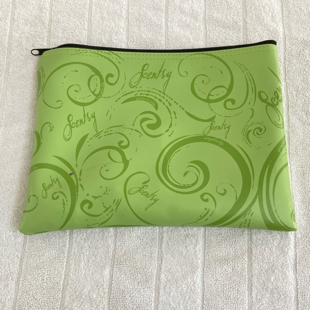 Excellent condition Scentsy bag​​​​​​